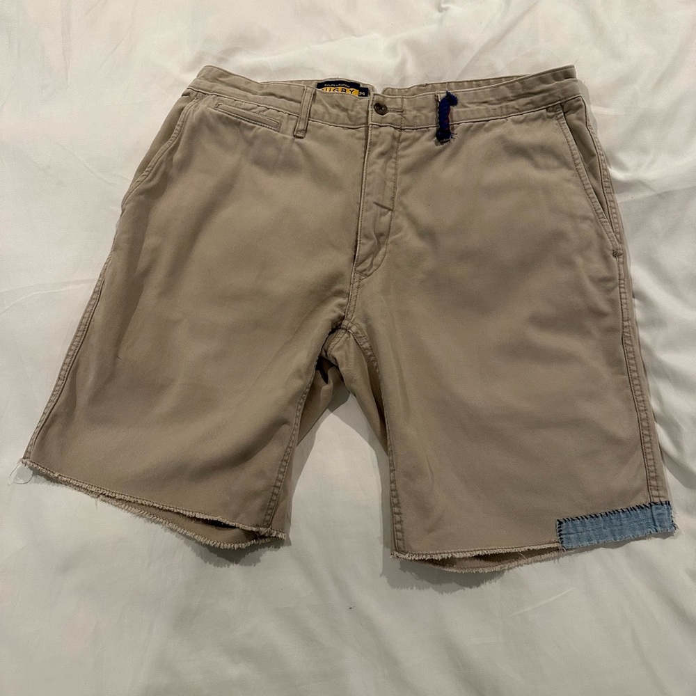 Rugby by Ralph Lauren stylish shorts with details throughout. Size 34
